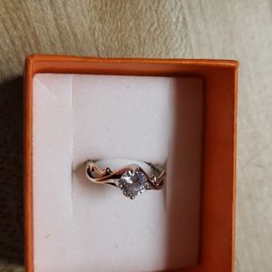 Kabana Sterling silver ring. It's a size 6 or 7.